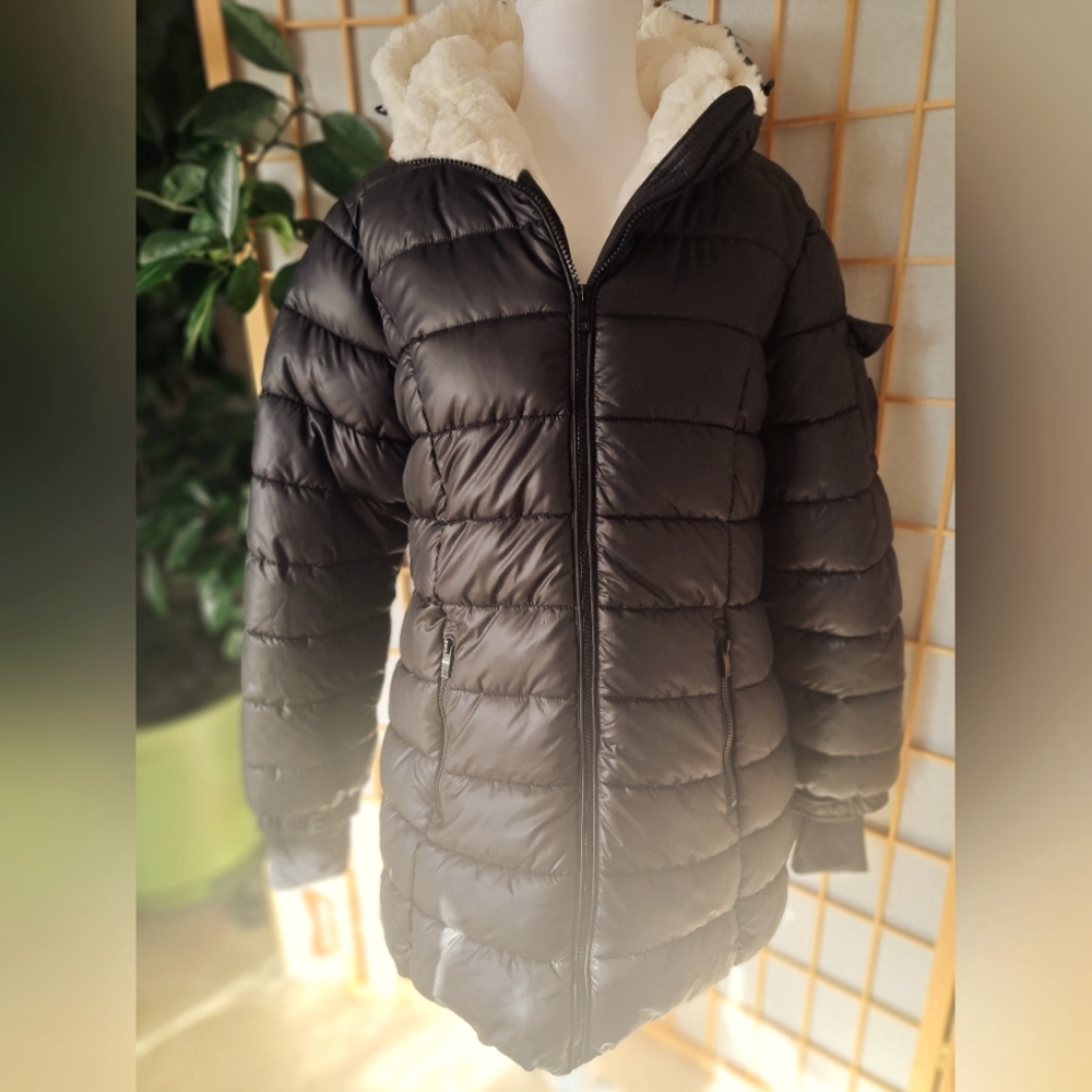 Steve Madden Hooded Puffer Coat w/faux fur lining.